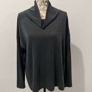 Lululemon long sleeve slit back tee